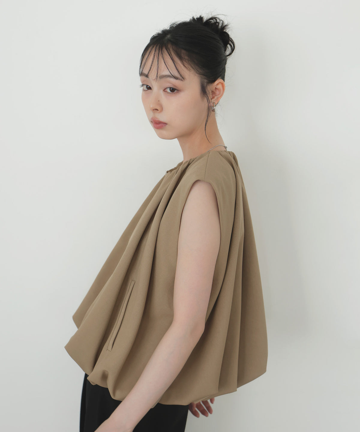 HOT ITEM – LIAN