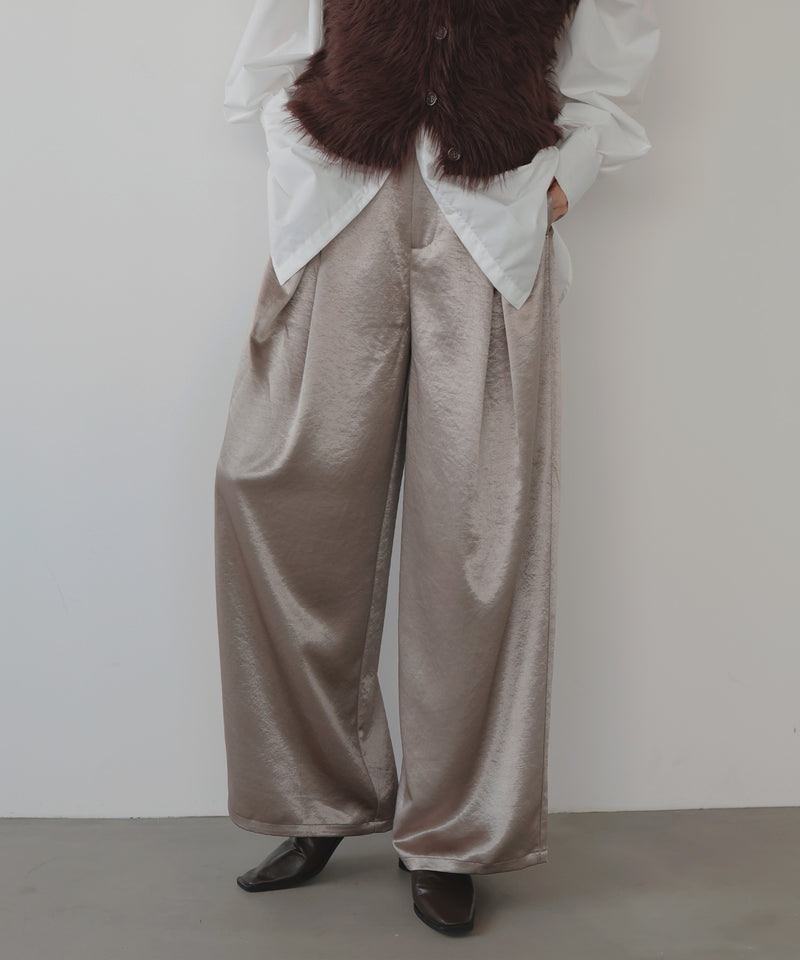 サテンタックワイドパンツ