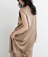 サテンアシメブラウス