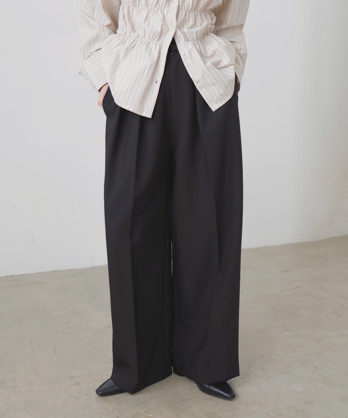ツータックワイドパンツ – LIAN