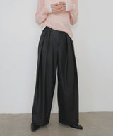 ウォッシャブルフェイクレザー2タックパンツ