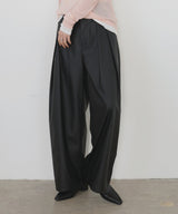 ウォッシャブルフェイクレザー2タックパンツ