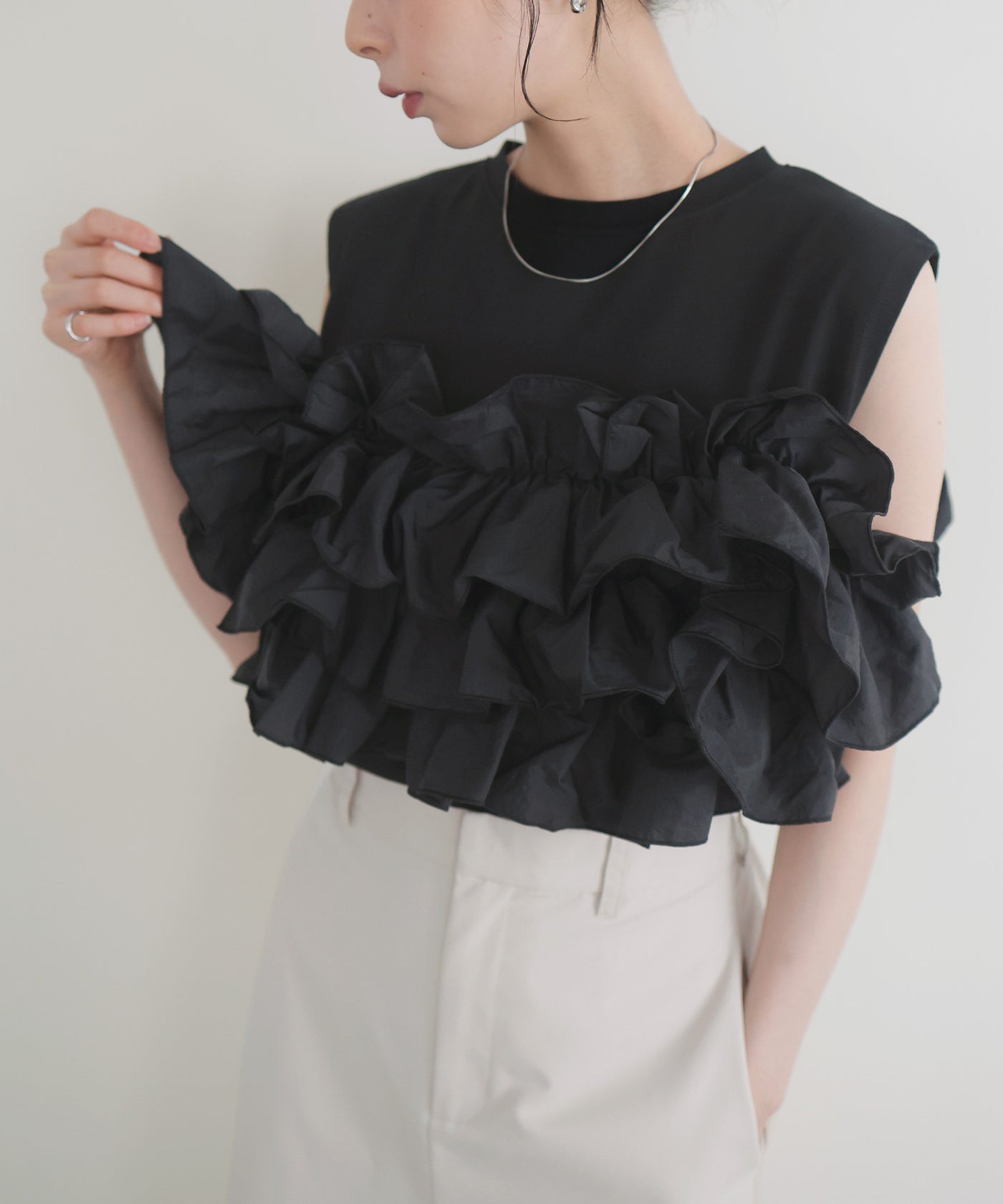 専用eimyフリルドッキングTシャツ  黒♡ eimy istoire - 【eimy istoire エイミーイストワール】フリル