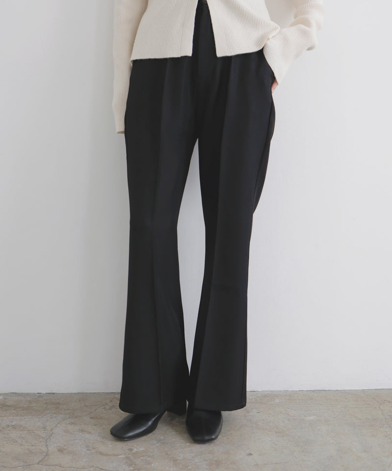 【12月中旬予約商品】センタータックフレアパンツ