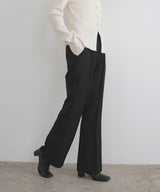 【12月中旬予約商品】センタータックフレアパンツ