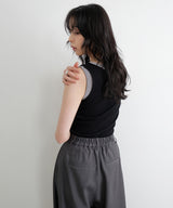 ヘンリーネックカップ付きレイヤードタンク