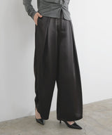 【2月中旬予約商品】サテンタックワイドパンツ