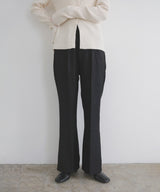 【12月中旬予約商品】センタータックフレアパンツ