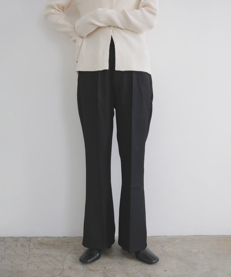 【12月中旬予約商品】センタータックフレアパンツ