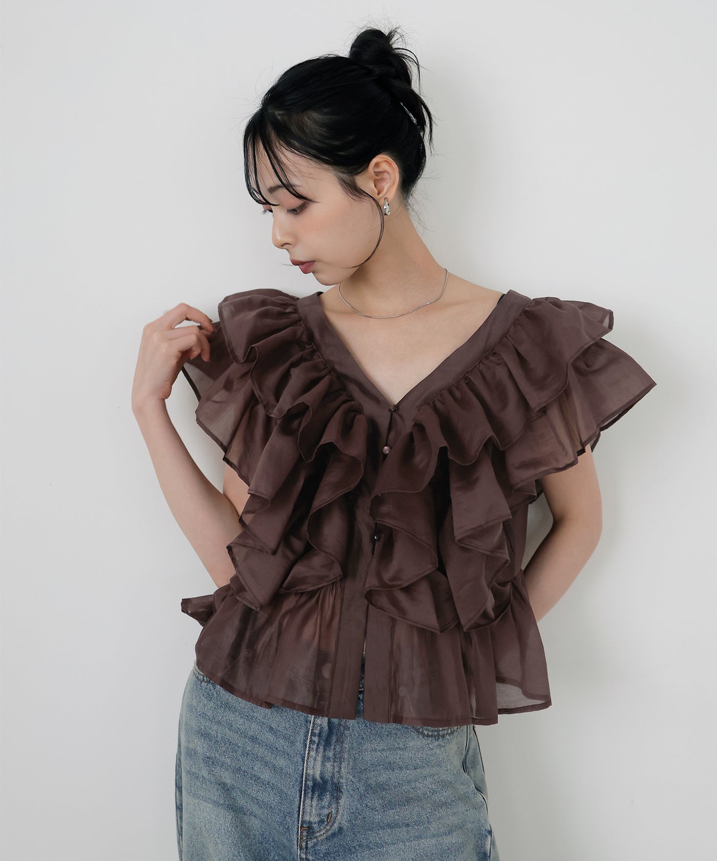 NO BRAND ノーブランド KNWLS(ノウルズ) 総柄 フリル シアートップ ブラック/ピンク レディース シアーフリルノースリーブブラウス – LIAN
