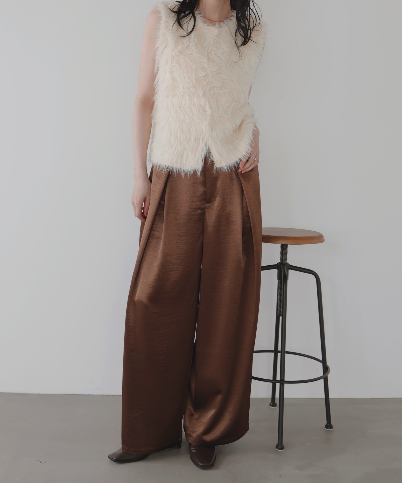 サテンタックワイドパンツ – LIAN