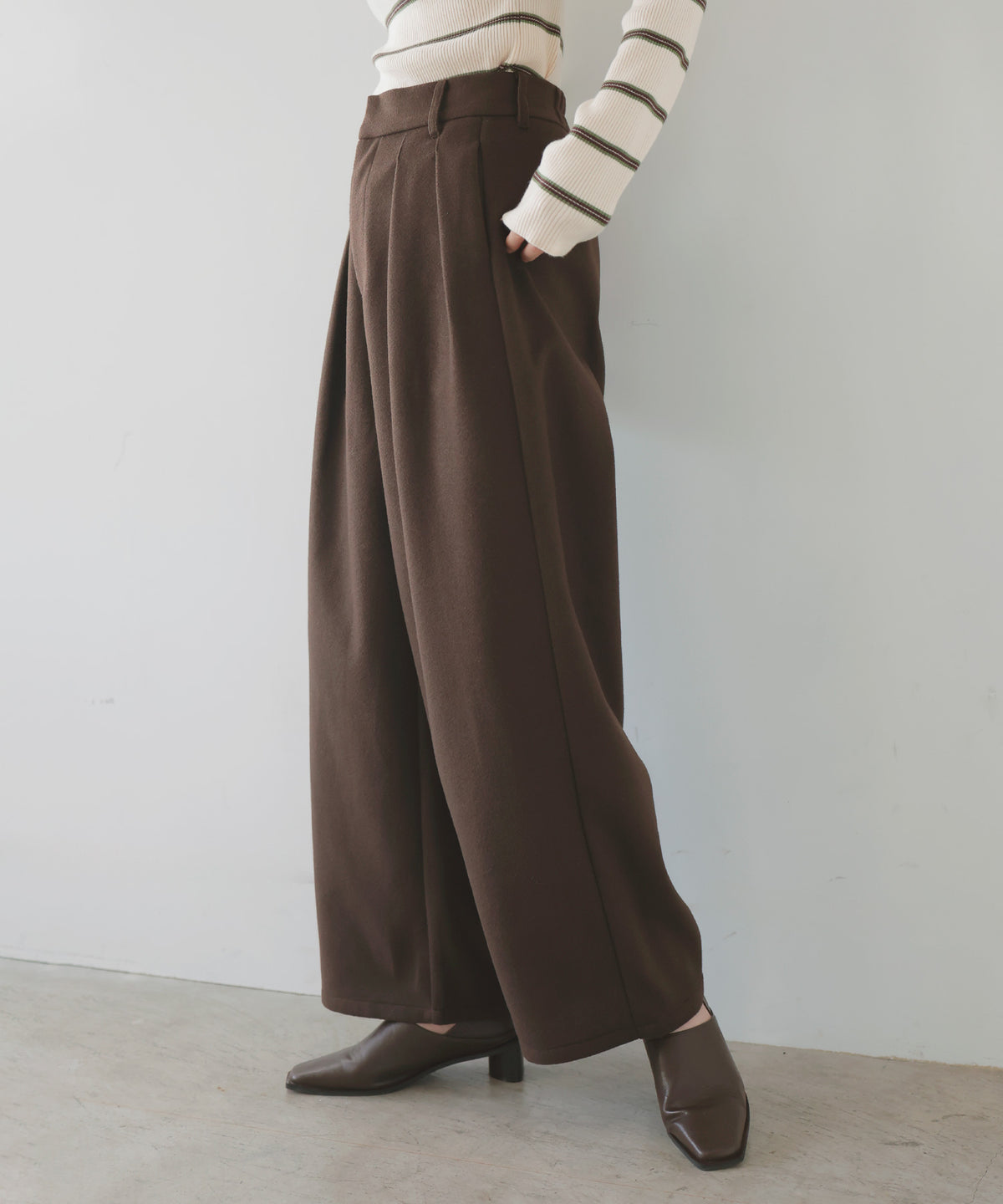 パンツ Lien セール】サテンラインイージーパンツ（スラックス）｜LIAN