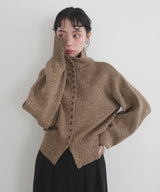 ボタンデザイン2WAYネックニット