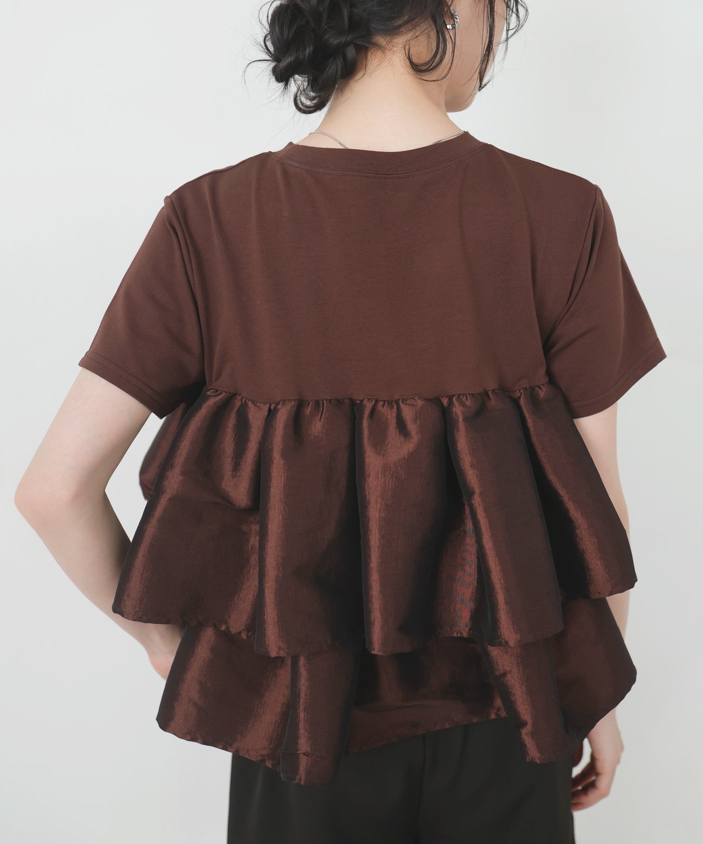 シャイニーフリルTシャツ – LIAN