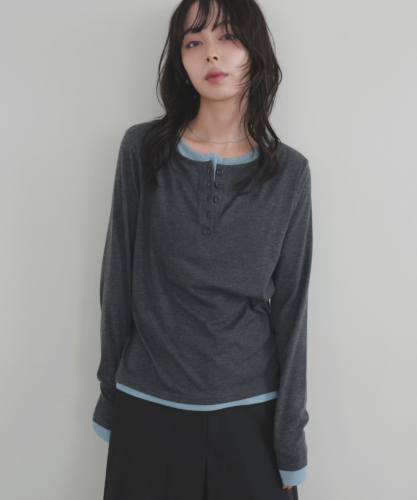 バイカラーヘンリーネックプルオーバー – LIAN