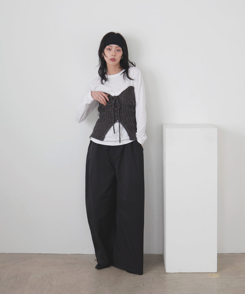 レースアップニットビスチェ