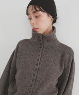 ボタンデザイン2WAYネックニット