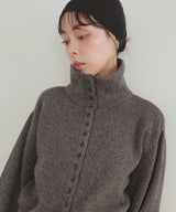 【10月下旬予約商品】ボタンデザイン2WAYネックニット