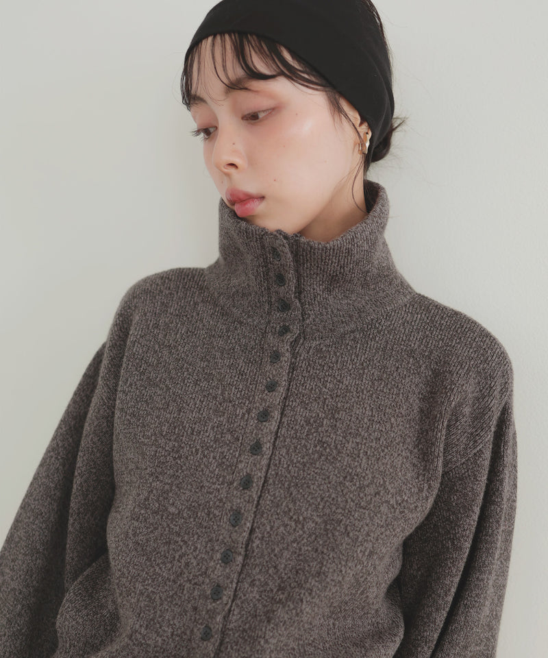 【10月下旬予約商品】ボタンデザイン2WAYネックニット