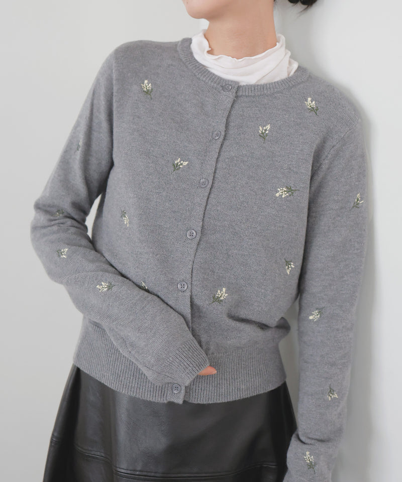 フラワー刺繍ニットカーディガン