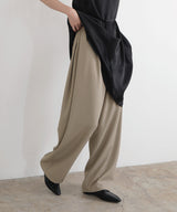 サイドタックワイドスラックス