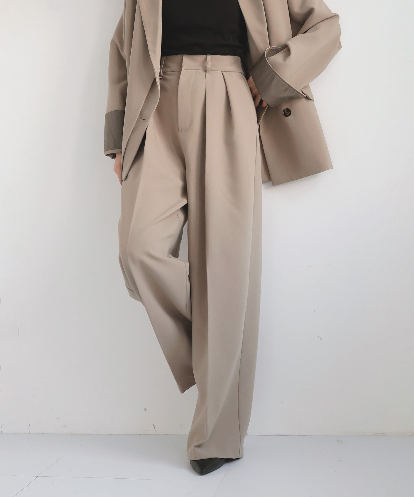 ツータックワイドパンツ – LIAN