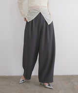 サイドタックワイドスラックス