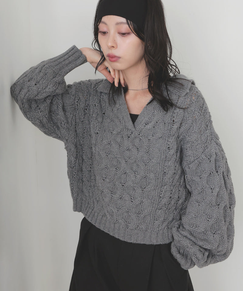 【11月中旬予約商品】ケーブルクロップドポロニット