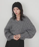 【11月中旬予約商品】ケーブルクロップドポロニット