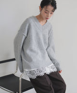 Vネックニットセーター