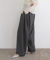 サイドタックワイドスラックス