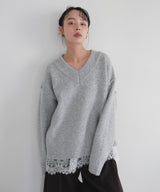 Vネックニットセーター