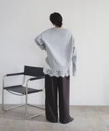 Vネックニットセーター