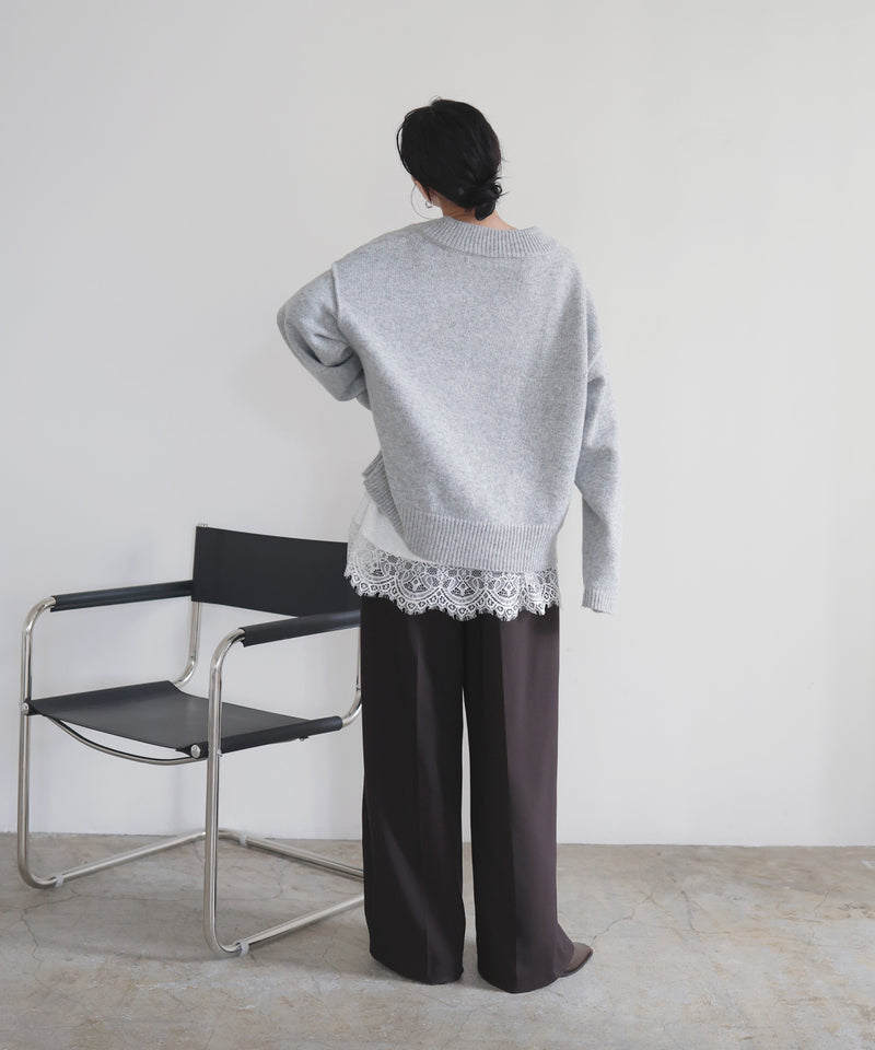 Vネックニットセーター