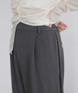 サイドタックワイドスラックス