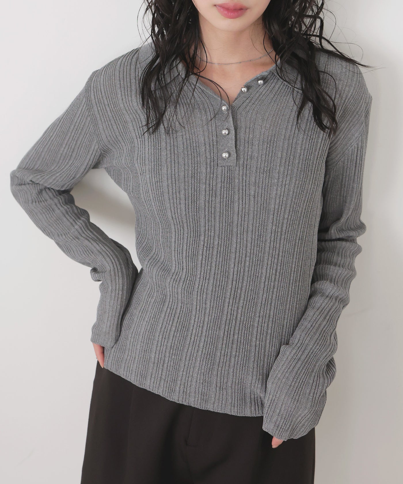 新品 ELLIE ボタンポロニット ブラック 新品 ELLIE ボタンポロニット