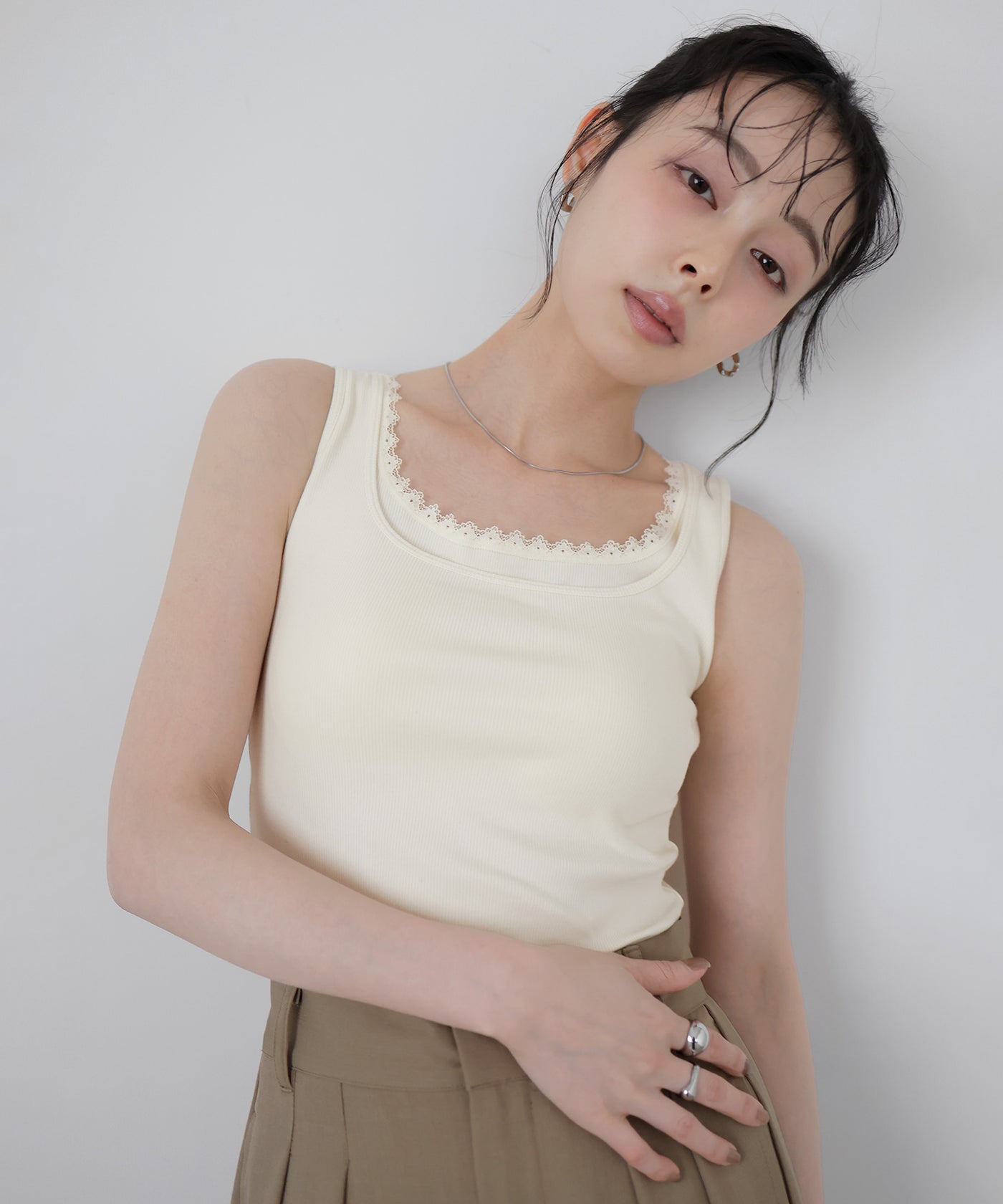 レースレイヤードリブタンク – LIAN