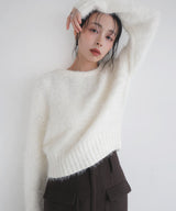 モールフェザークルーネックニット