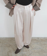 【2月中旬予約商品】サテンタックワイドパンツ