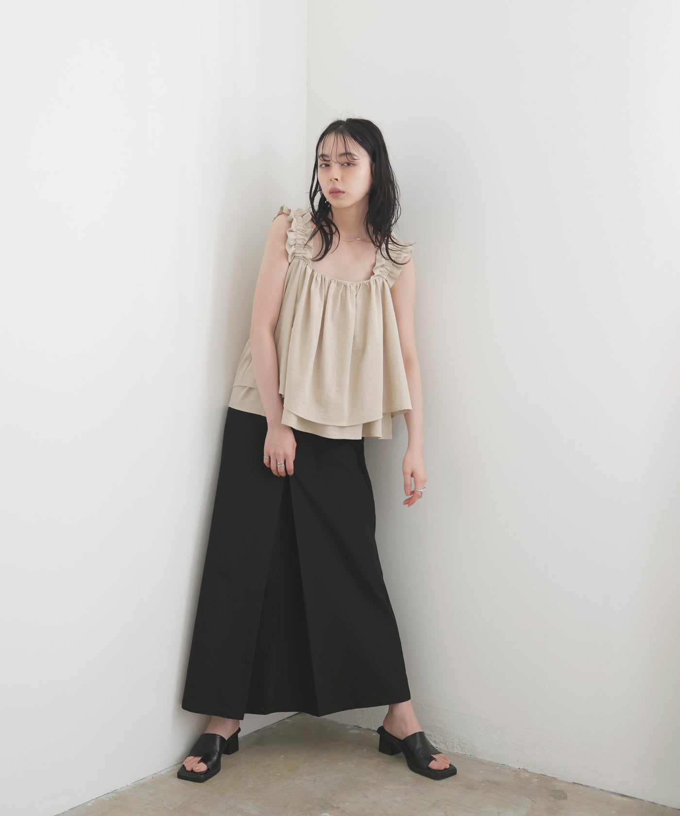 フリルトップス （PP） フリル付きニットトップス - ブラウン/モール | ZARA Japan / 日本