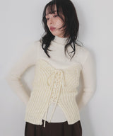 レースアップニットビスチェ