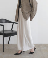 サテンナロースカート