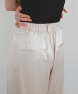 【2月中旬予約商品】サテンタックワイドパンツ