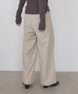 ウォッシャブルフェイクレザー2タックパンツ