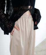 サテンイージーパンツ