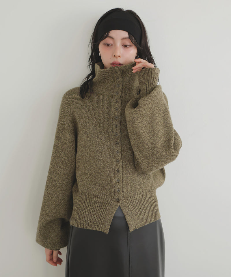 【10月下旬予約商品】ボタンデザイン2WAYネックニット