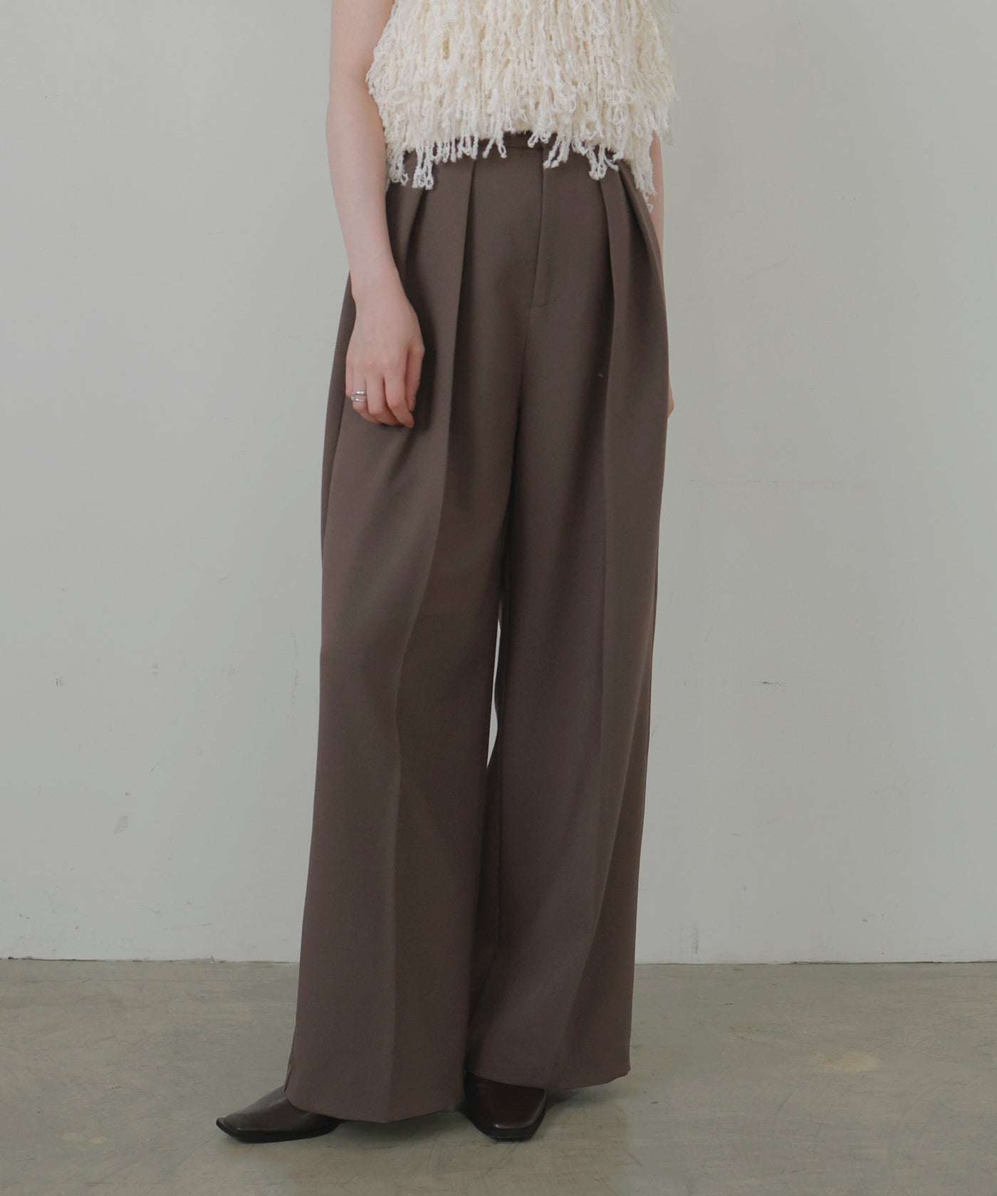 ツータックワイドパンツ – LIAN