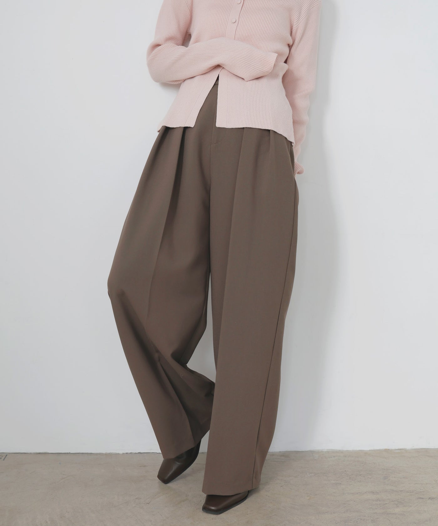 リアンページ ツータックワイドパンツ – LIAN