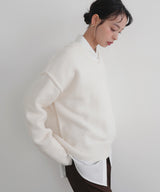 Vネックニットセーター