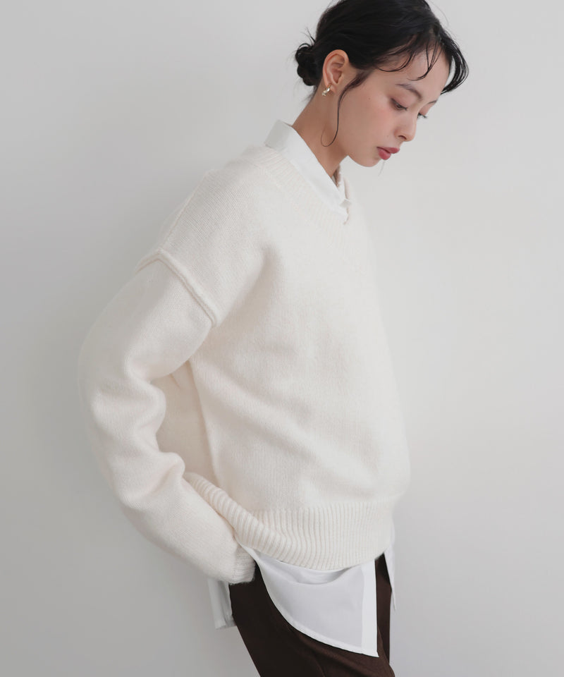 Vネックニットセーター